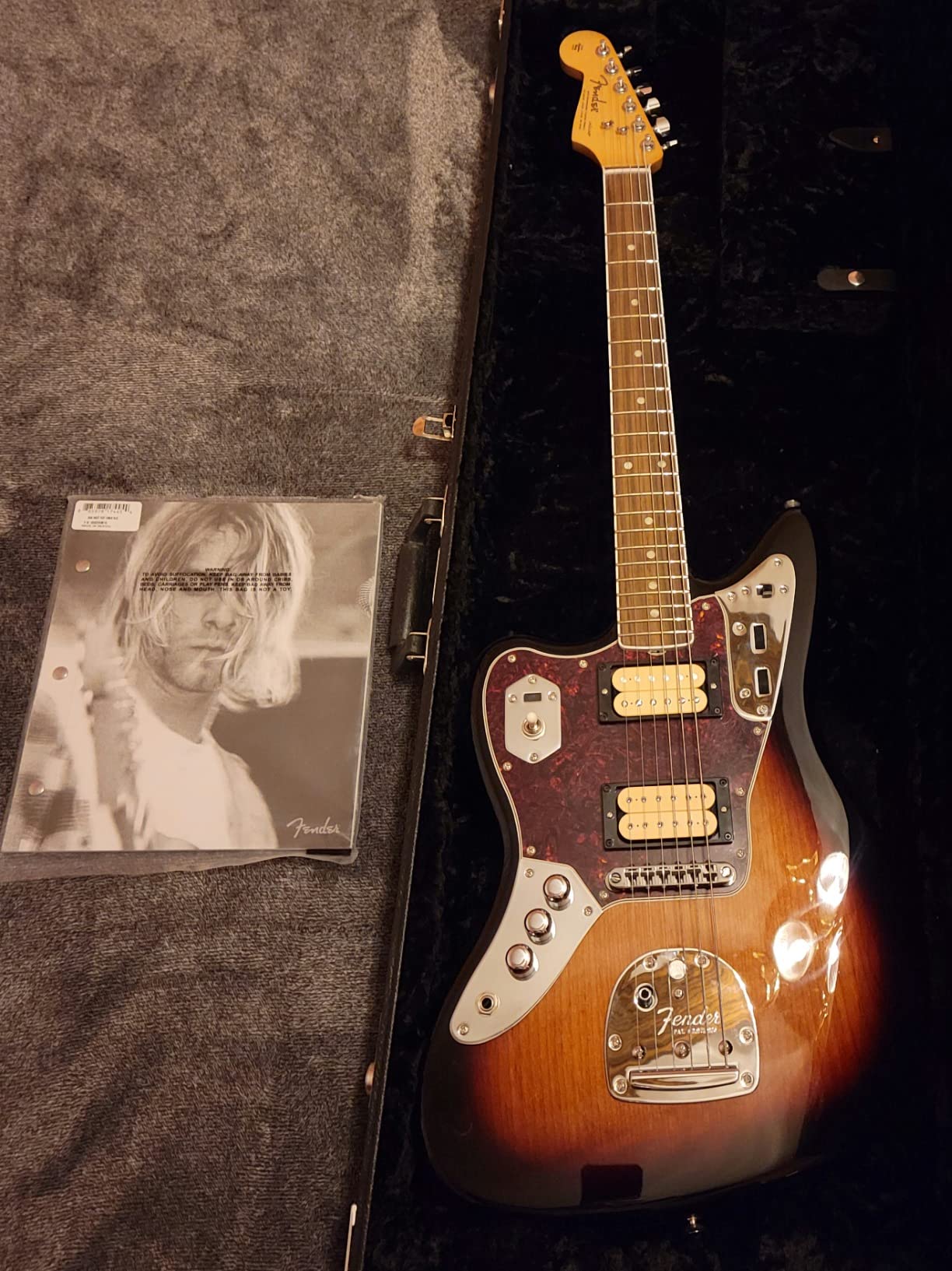Fender Kurt Cobain Jaguar LH NOS 3 Tone Sunburst Solid-Body Electric Guitar (0143021700) customer photo 2