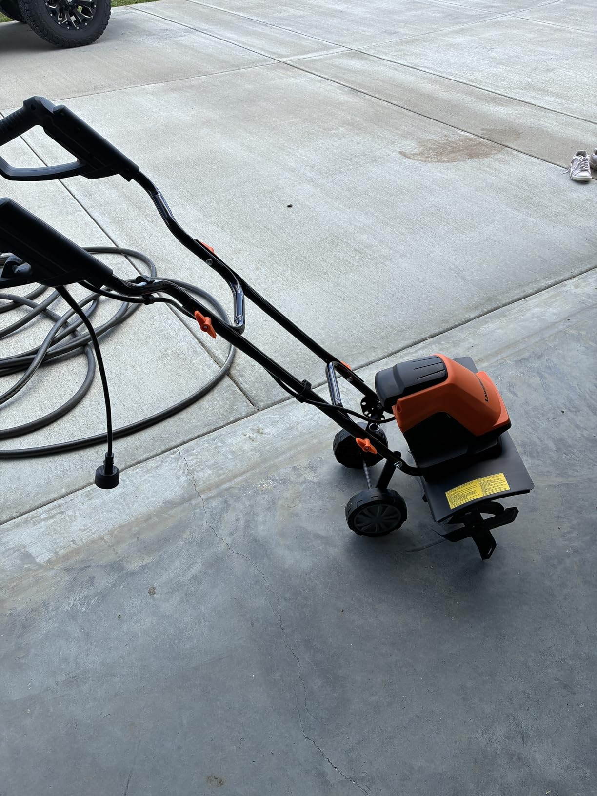 LawnMaster TE1216M Electric Tiller 12-Amp, 16-Inch customer photo 1