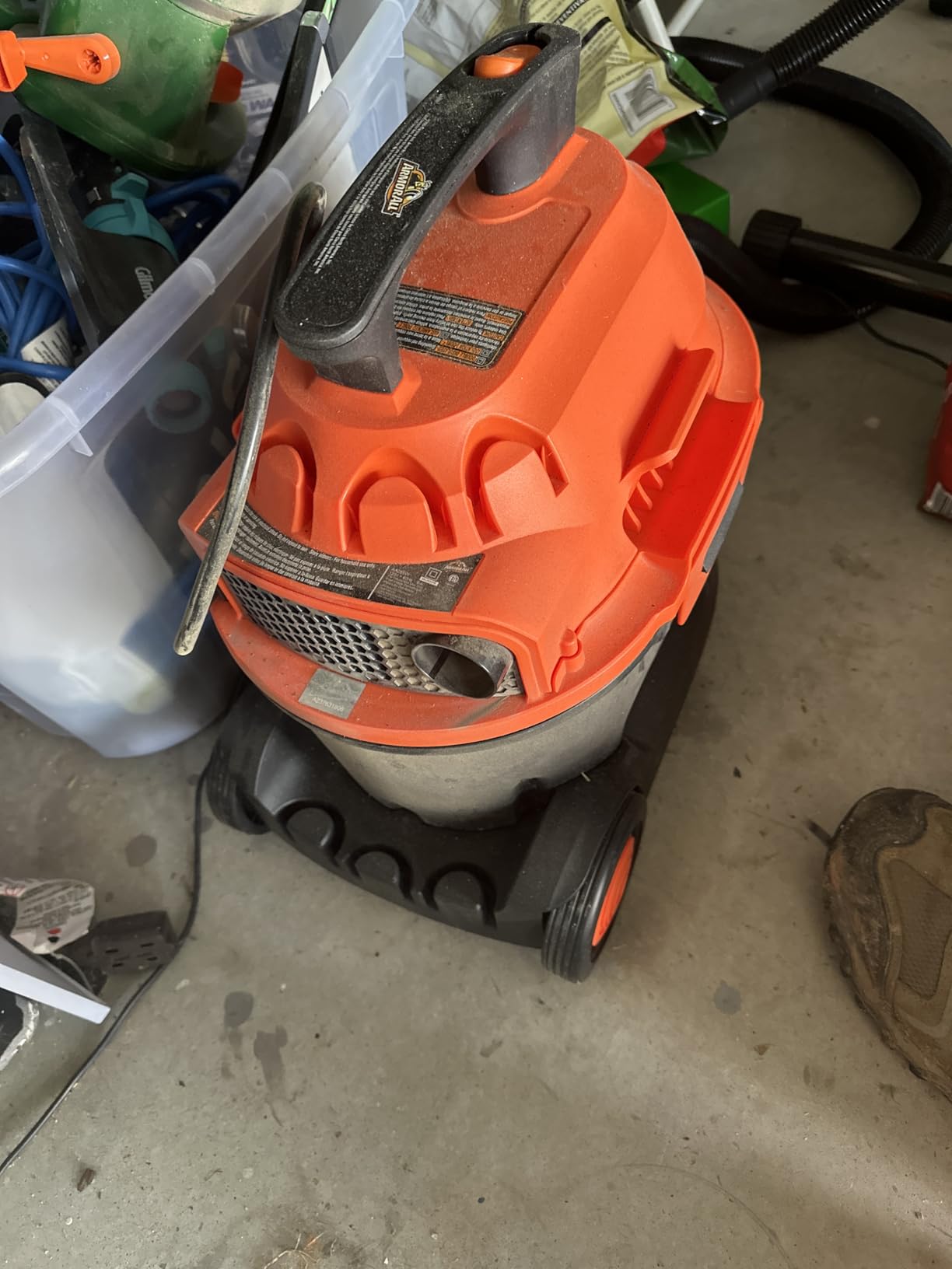 Armor All AA255W Wet/Dry Utility Vac 2.5 Gallon, 2.5-Gallon, 120 Volts (AC), Orange/Black customer photo 2