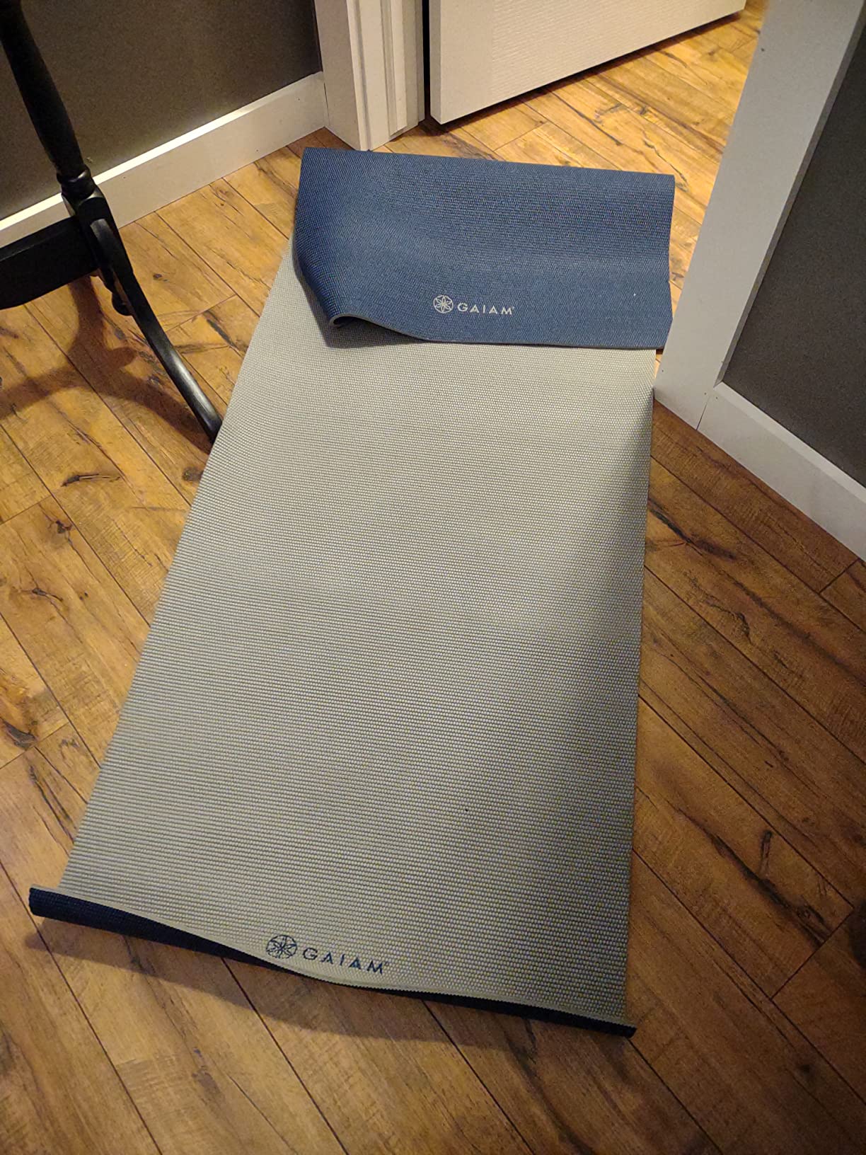 Gaiam Solid Color Yoga Mat, Non Slip Exercise & Fitness Mat for All Types of Yoga, Pilates & Floor Exercises customer photo 2