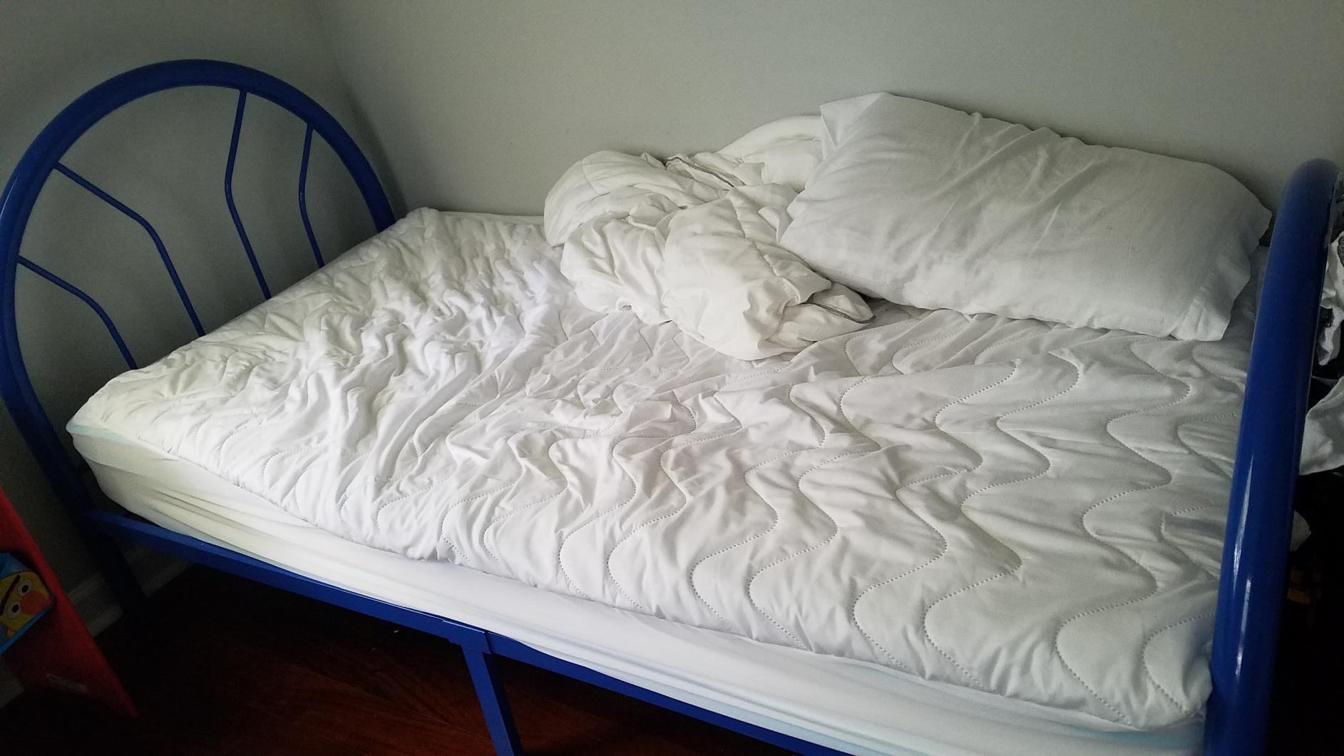 Linenspa 8 Inch Memory Foam and Spring Hybrid Mattress - Medium Firm Feel - Bed in a Box - Quality Comfort and Adaptive Support - Cooling - Guest and Kids Bedroom - Queen Size customer photo 1