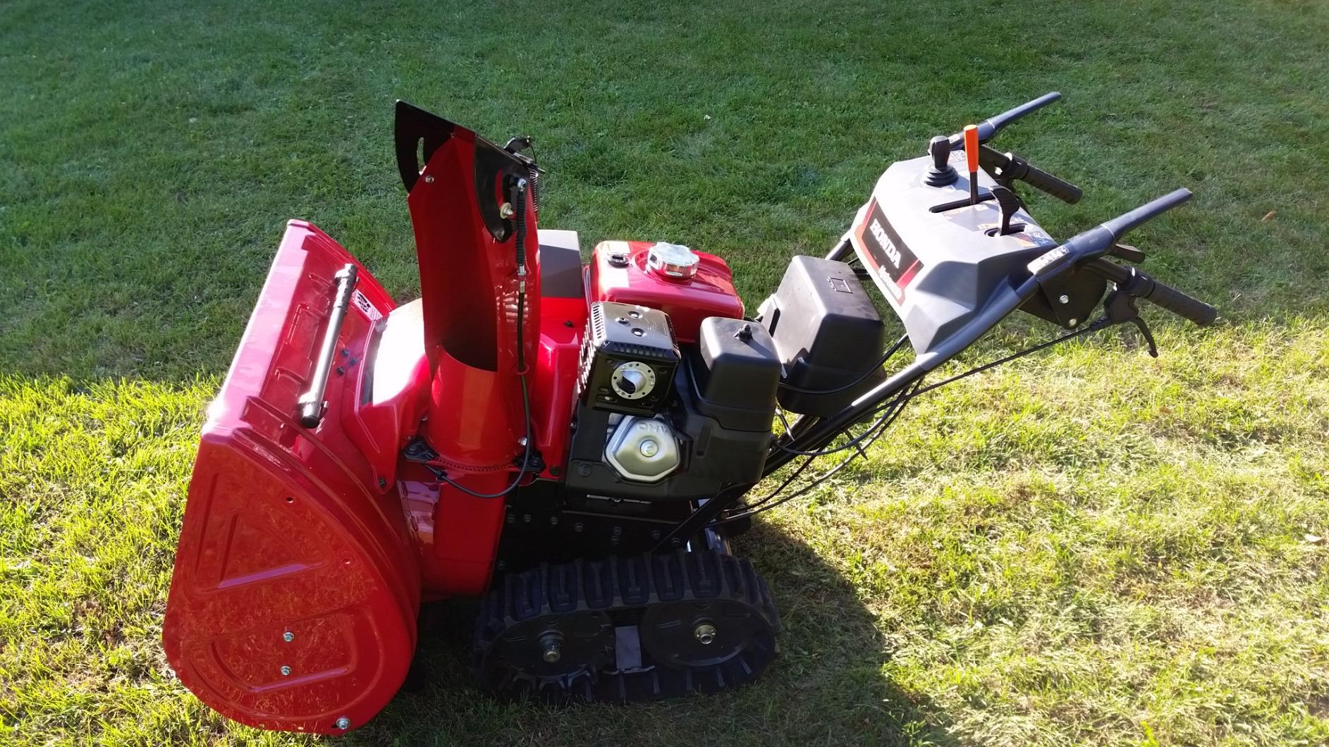 Honda HSS928 28-Inch Two Stage Snow Blower with Electric Start and Track Drive customer photo 1