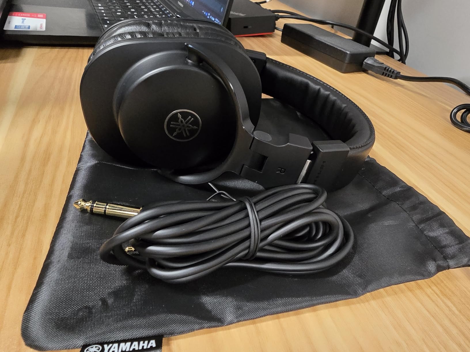 Yamaha HPH-MT5 Monitor Headphones customer photo 2