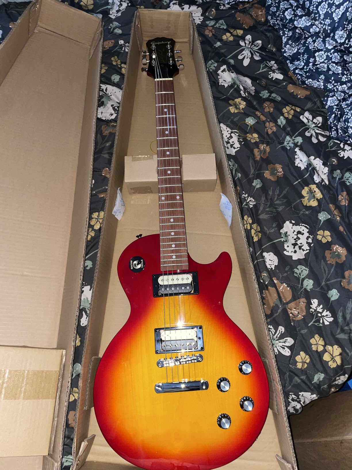 Les Paul Studio E1 Electric Guitar, Heritage Cherry Sunburst customer photo 2