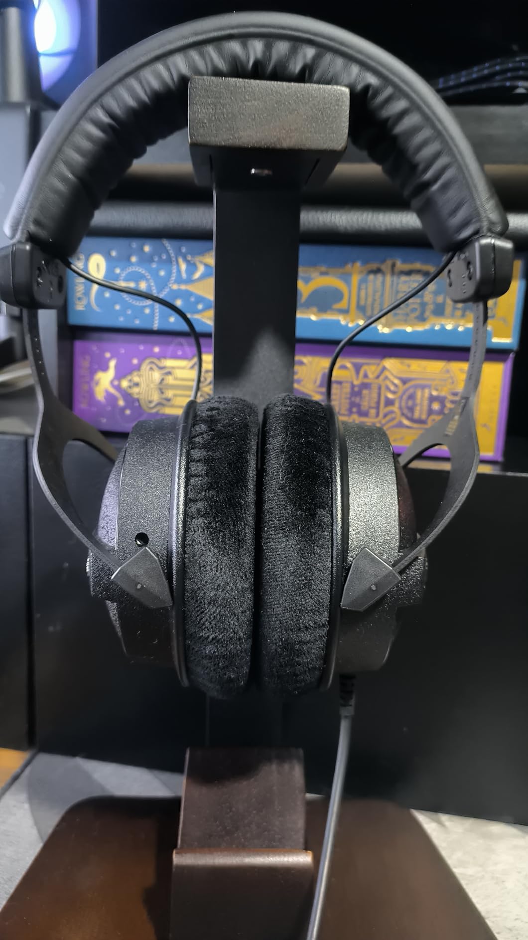 beyerdynamic DT 770 PRO, 80 Ohm, Closed Back Professional Studio Headphones customer photo 2