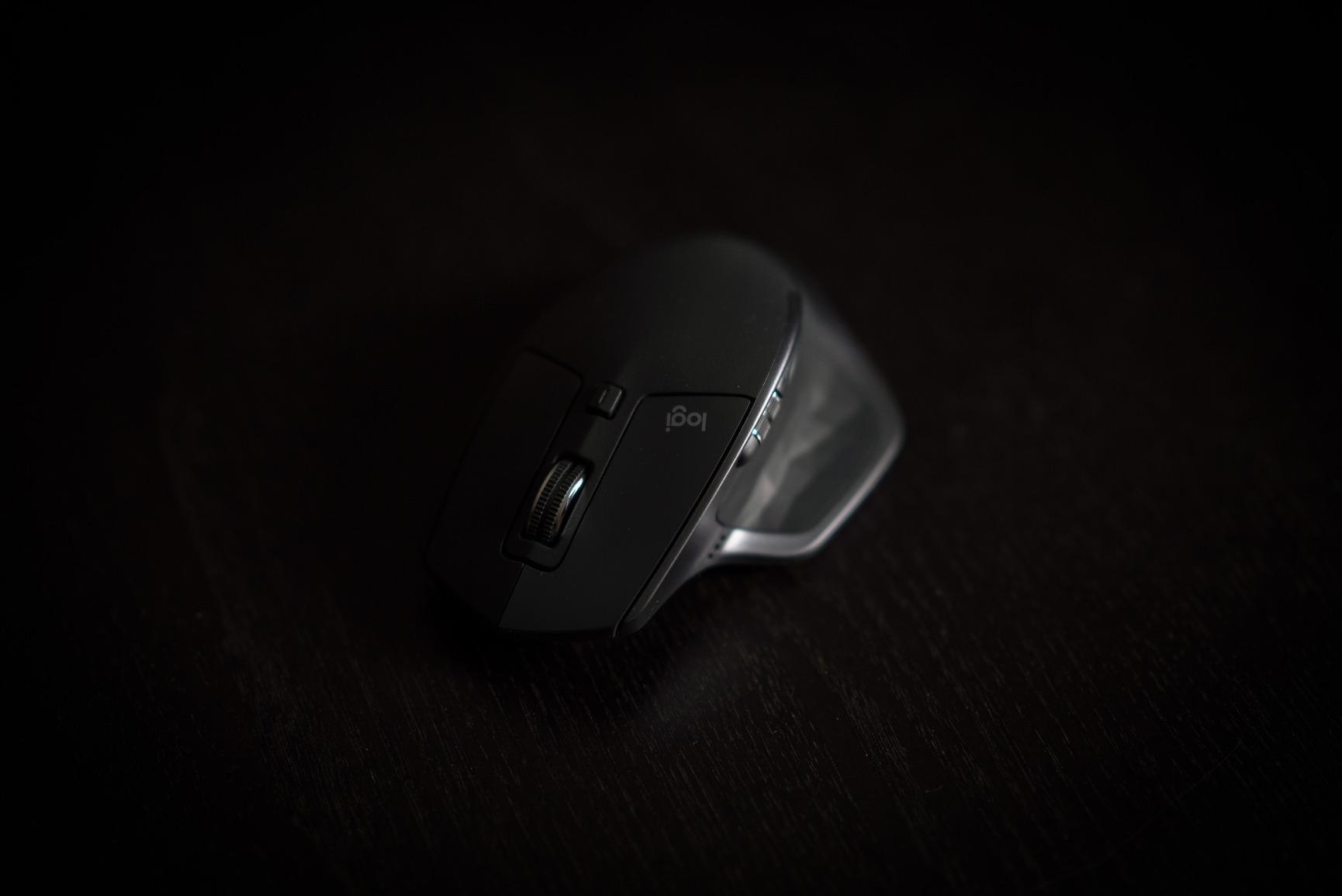 Logitech MX Master 2S Bluetooth Edition Wireless Mouse, Multi-Surface, Hyper-Fast Scrolling, Ergonomic, Rechargeable, Connects Up to 3 Mac/PC Computers, Color-Graphite customer photo 2