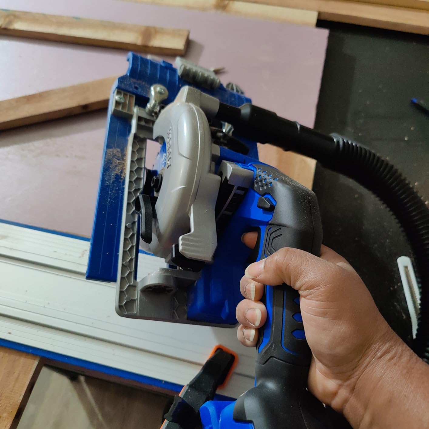 Kreg KMA2700 Accu-Cut - Universal Track Saw Guide System - Cuts up to 50