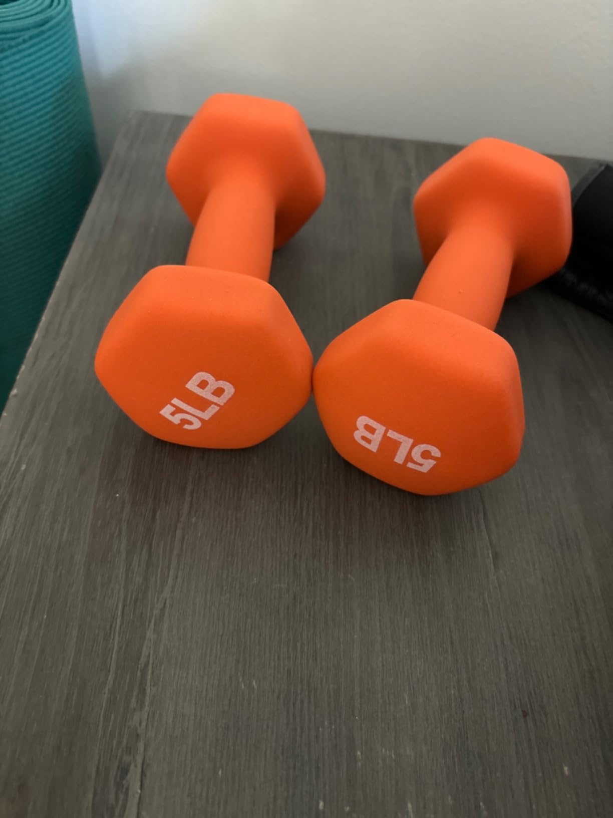 Fitvids Neoprene Dumbbell Hand Weights, Anti-Slip, Anti-roll, Hex Shape Colorful, Pair or Set with Stand customer photo 1