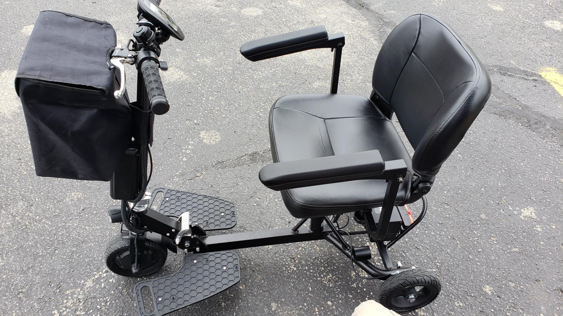 SNAPnGO Three Wheel Portable Mobility Adult Scooter - Aircraft-Grade Aluminum Frame for Top Speeds of 5mph and 13-Mile Range - Folding Feature, 250W Motor, Quick Charge 36V Lightweight Battery customer photo 1
