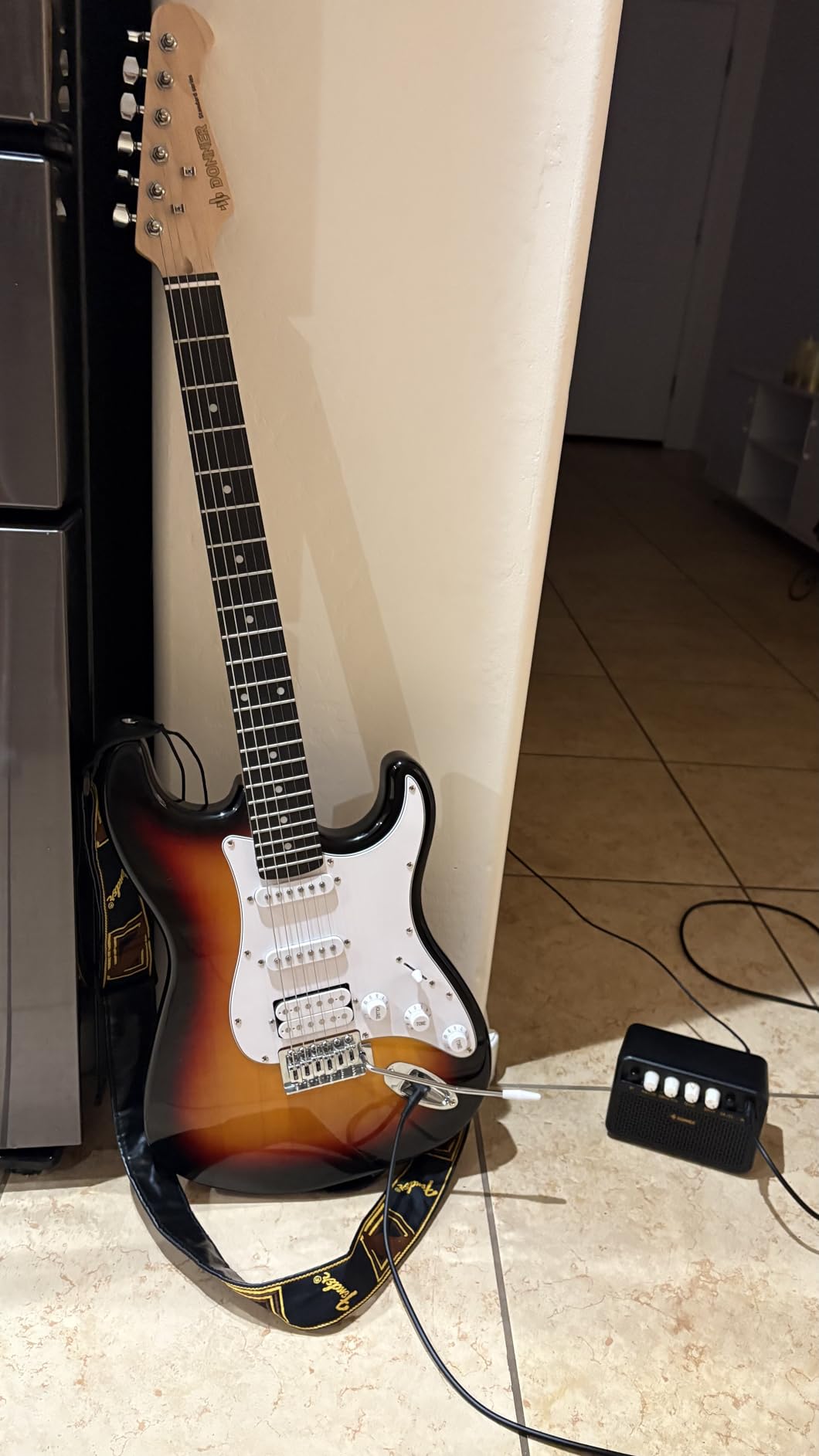 Donner DST-100B 39 Inch Electric Guitar Beginner Kit Solid Body Full Size Black HSS for Starter, with Amplifier, Bag, Digital Tuner, Capo, Strap, String,Cable, Picks customer photo 1