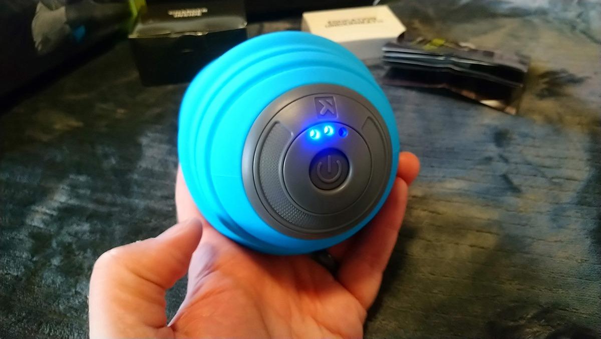 TriggerPoint CHARGE VIBE Three-Speed Ridged Vibrating Portable Foam Roller customer photo 2