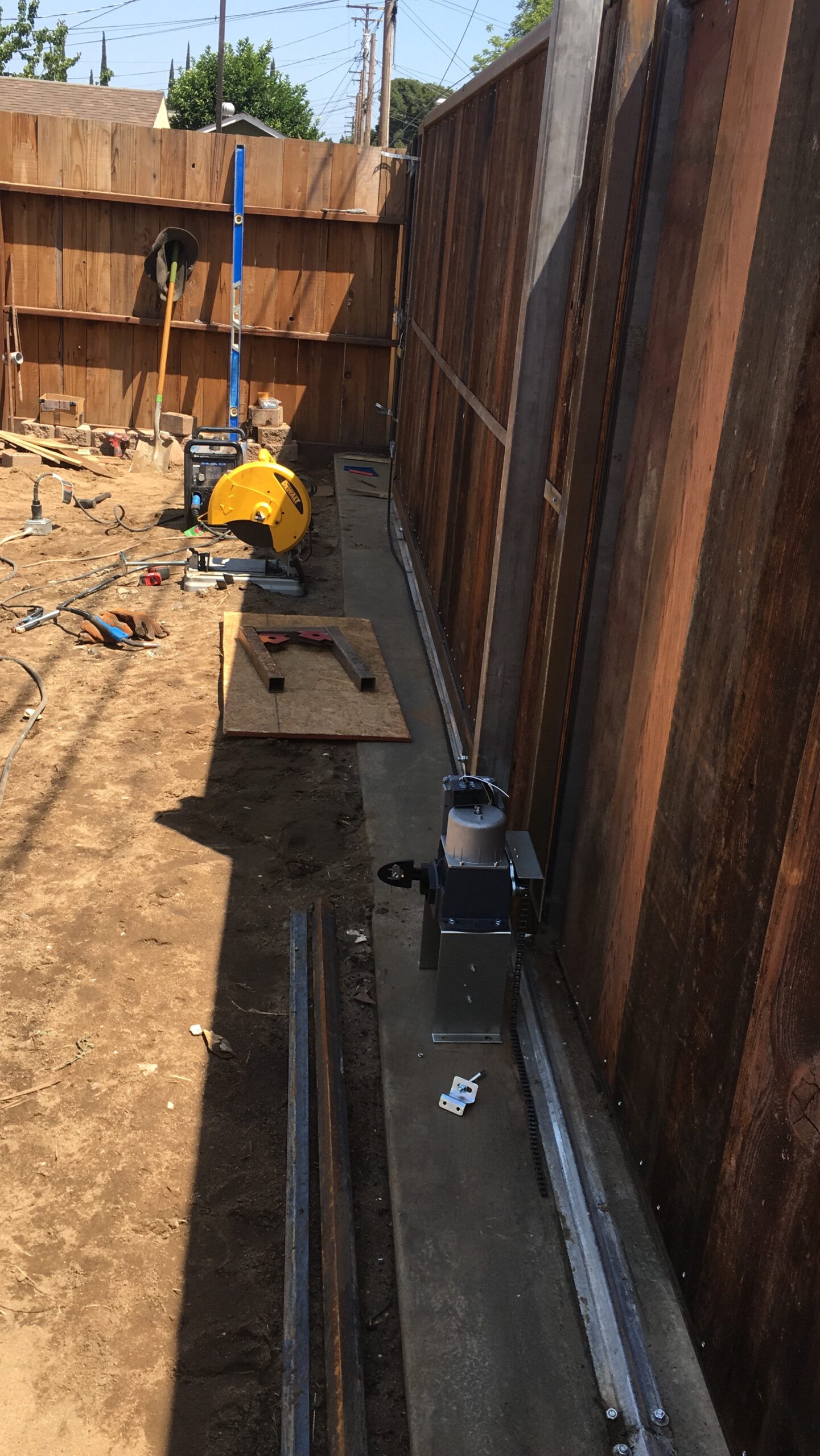 Miller 907757 Multimatic 220 AC/DC Multiprocess Welder - Versatile Multi-Process MIG, Flux-Cored & TIG Welder Machine - Portable Welding Machine with MIG Gun, TIG Torch & Multi-Voltage Plug 120V & 240V customer photo 1