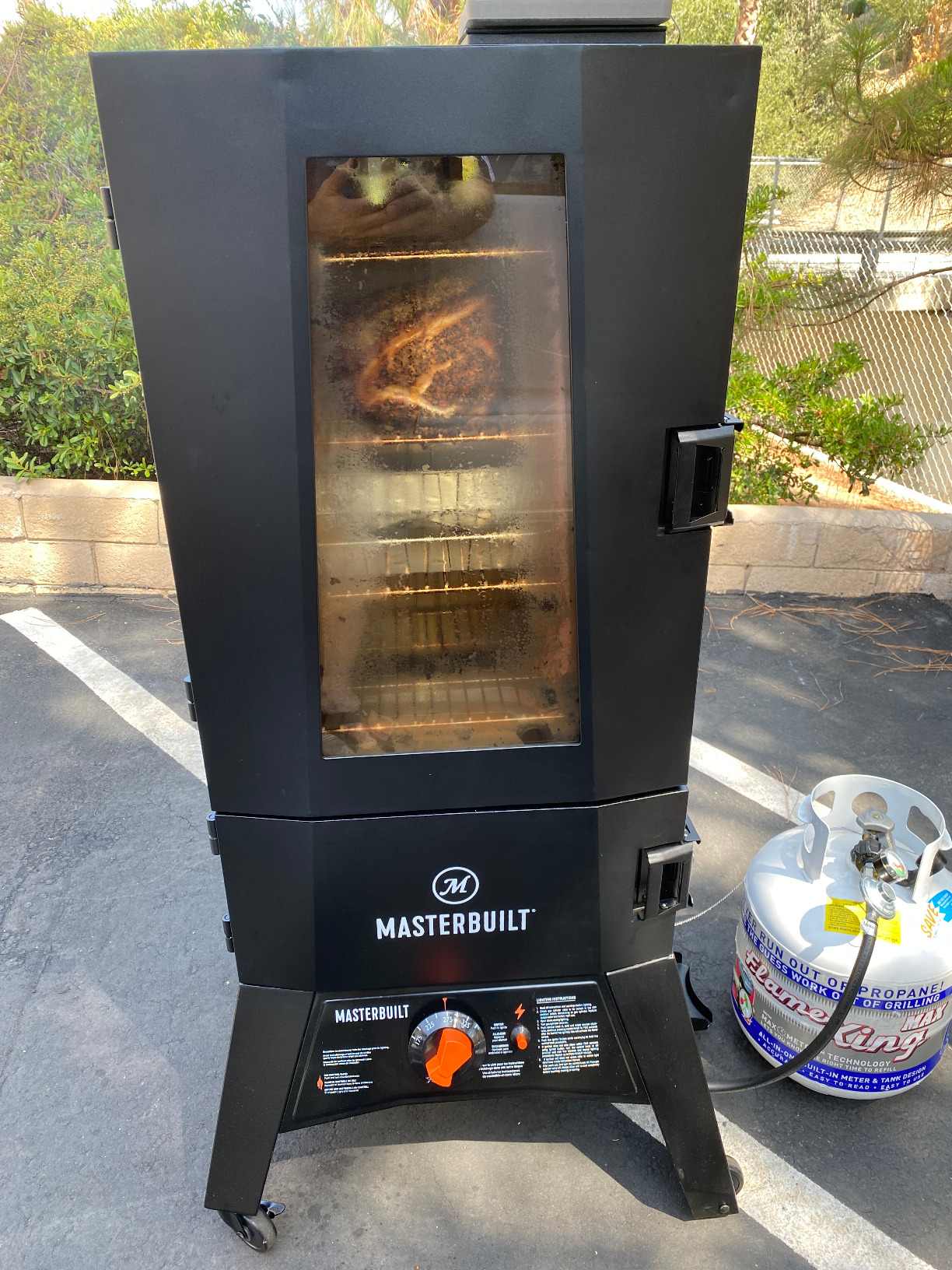 Masterbuilt® 40-inch ThermoTemp Propane Gas Vertical BBQ Smoker with Analog Temperature Control and 960 Cooking Square Inches in Black, Model MB20051316 customer photo 1