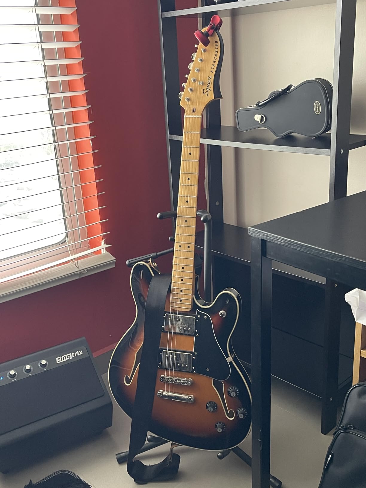 Squier Classic Vibe Starcaster Semi-Hollow Body Electric Guitar, Natural, Maple Fingerboard customer photo 2