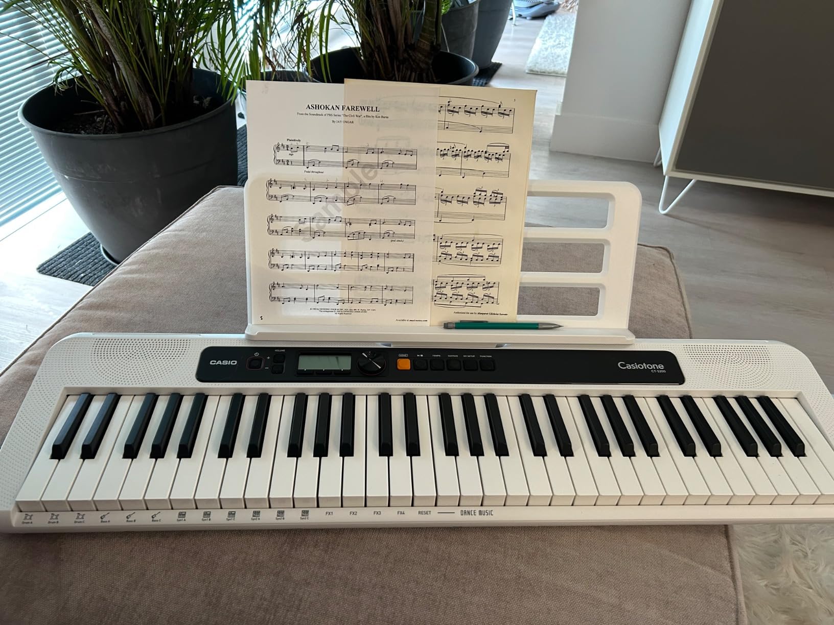 Casio Casiotone CT-S200 - 61-Key Portable Keyboard for Beginners | 400 Tones, 77 Rhythms, LCD Display, Dance Music Mode, USB-MIDI, Stereo Speakers | Includes Power Supply & Music Rest | White customer photo 2