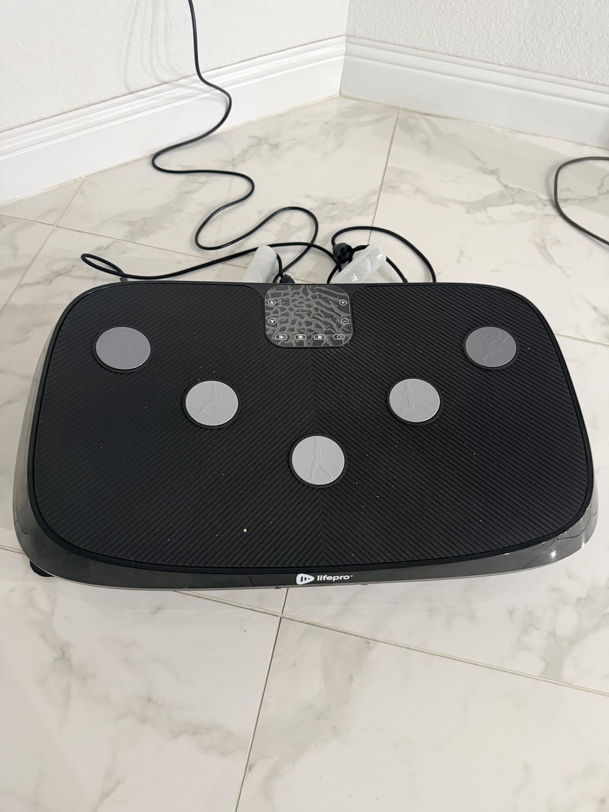 Lifepro Rumblex 4D Curved Vibration Plate Exercise Machine - Triple Motor Vibrating Platform Machine with 7 Modes & 60 Speeds - Full Body Vibration Plate for Lymphatic Drainage & at Home Workout customer photo 2