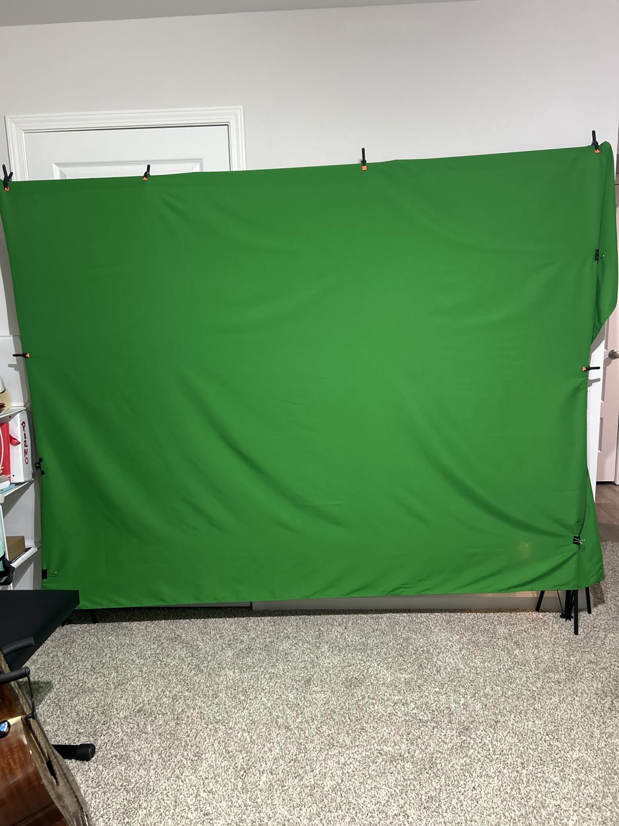 EMART 5x7ft Green Screen Backdrop, Polyester Wrinkle-Resistant Curtain Fabric, Chroma-Key greenscreen Cloth Sheet for Zoom, Including 2 Spring Clamps Suitable for Photoshoot, Interview, Live Stream customer photo 1