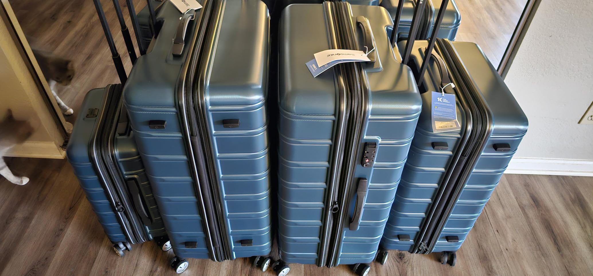 Samsonite Omni 2 Hardside 3 Piece Set - Includes Global Carry-On, Medium, & Large Checked Suitcases - 360° Dual Spinner Wheels - Integrated TSA Lock & Expansion - Artic Silver customer photo 1