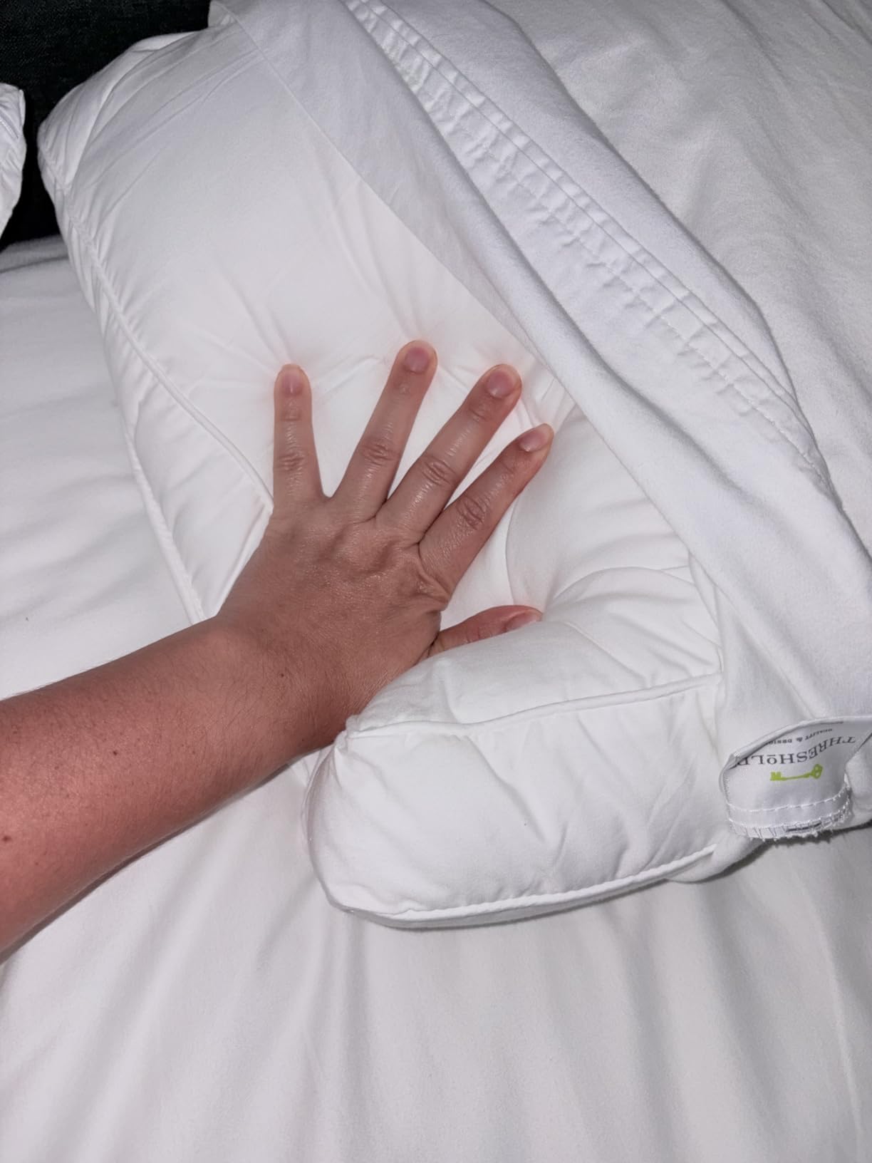 Utopia Bedding Down Alternative Bed Pillows for Sleeping Queen Size (White), Set of 2, Soft & Fluffy Pillow with Cooling, Hotel Quality, Gusseted Pillow for Back, Stomach or Side Sleepers customer photo 1
