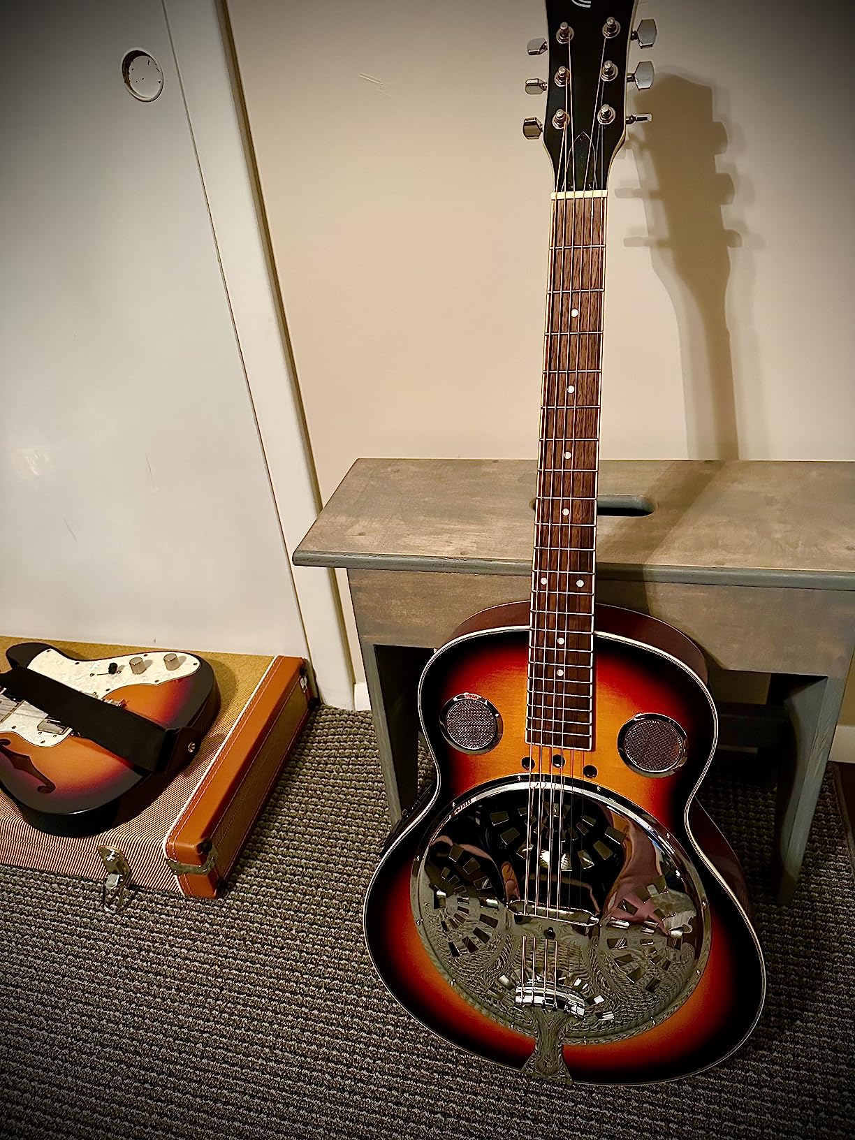 Pyle Electro Resophonic Acoustic Electric Guitar Set, Full Size Round Neck Traditional Resonator, Built-in Pre Amplifier, White customer photo 2