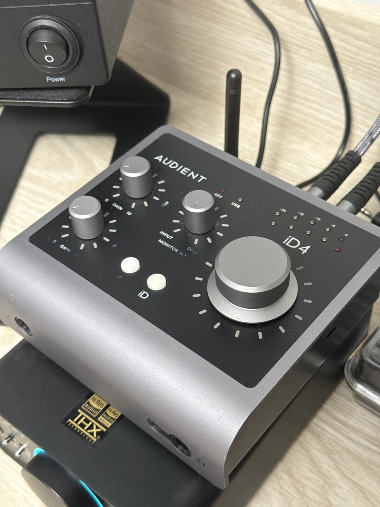 Audient Audio Interface iD4 MKII, Class A Console Microphone Preamp (High Speed USB-C, Monitor Mix and Monitor Panning Function, 2 Headphone Outputs, Mac/PC/iOS Compatible), Black customer photo 1
