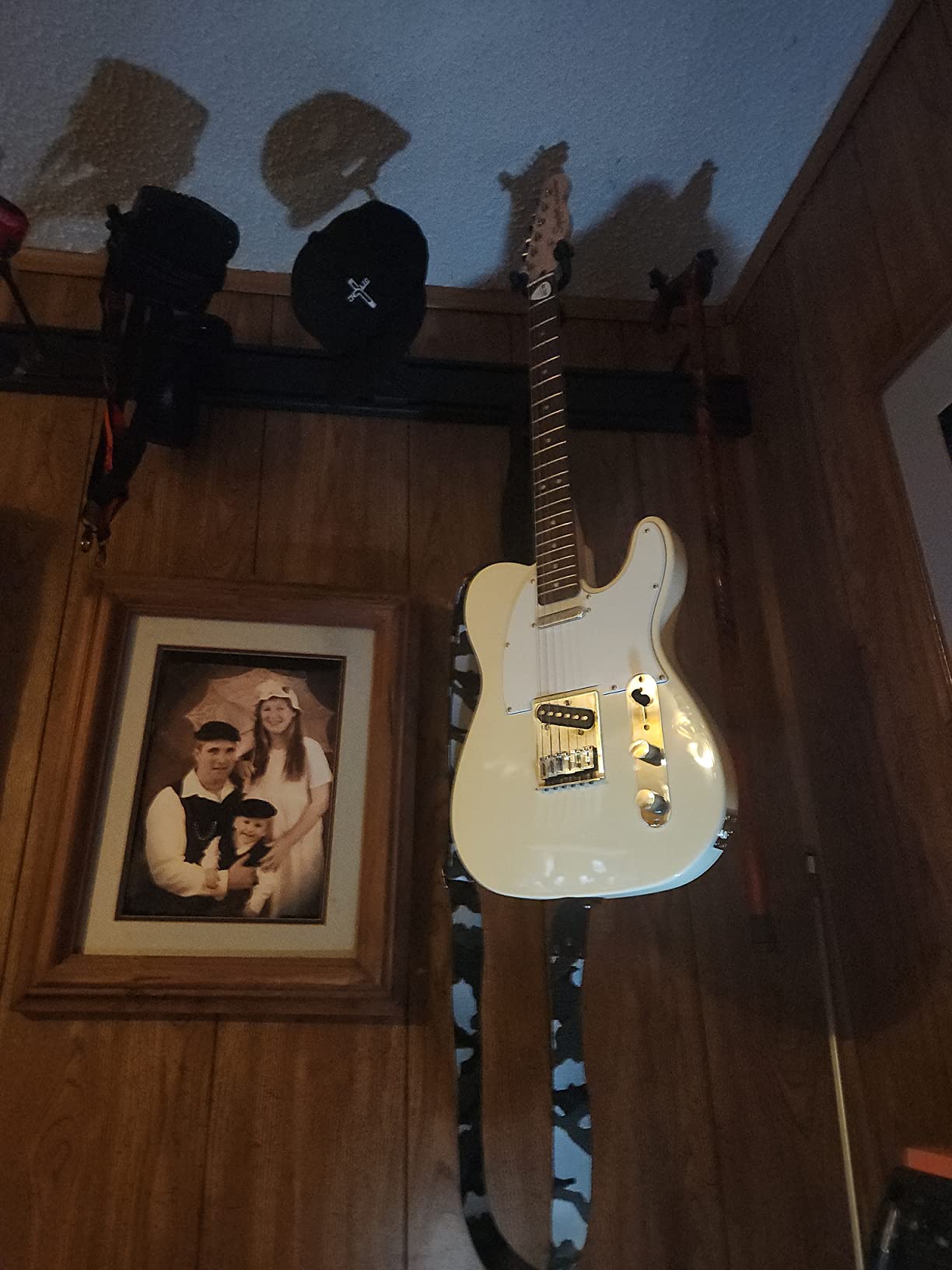 Squier Affinity Series Telecaster Electric Guitar, Olympic White, Laurel Fingerboard customer photo 1