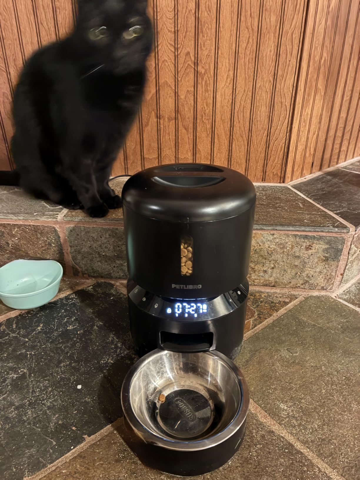 PETLIBRO Automatic Cat Feeder - 3L Programmable Pet Food Dispenser with Airtight Storage, Timed Portion Control, Voice Meal Call & Dual Power Supply customer photo 2