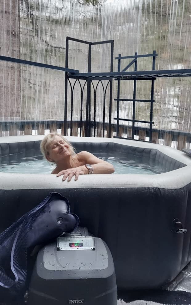 INTEX 28433EP PureSpa Bubble Deluxe Spa Set: Includes Energy Efficient Spa Cover - 120 Bubble Jets - Octagonal Design - 4 Person Capacity - 71