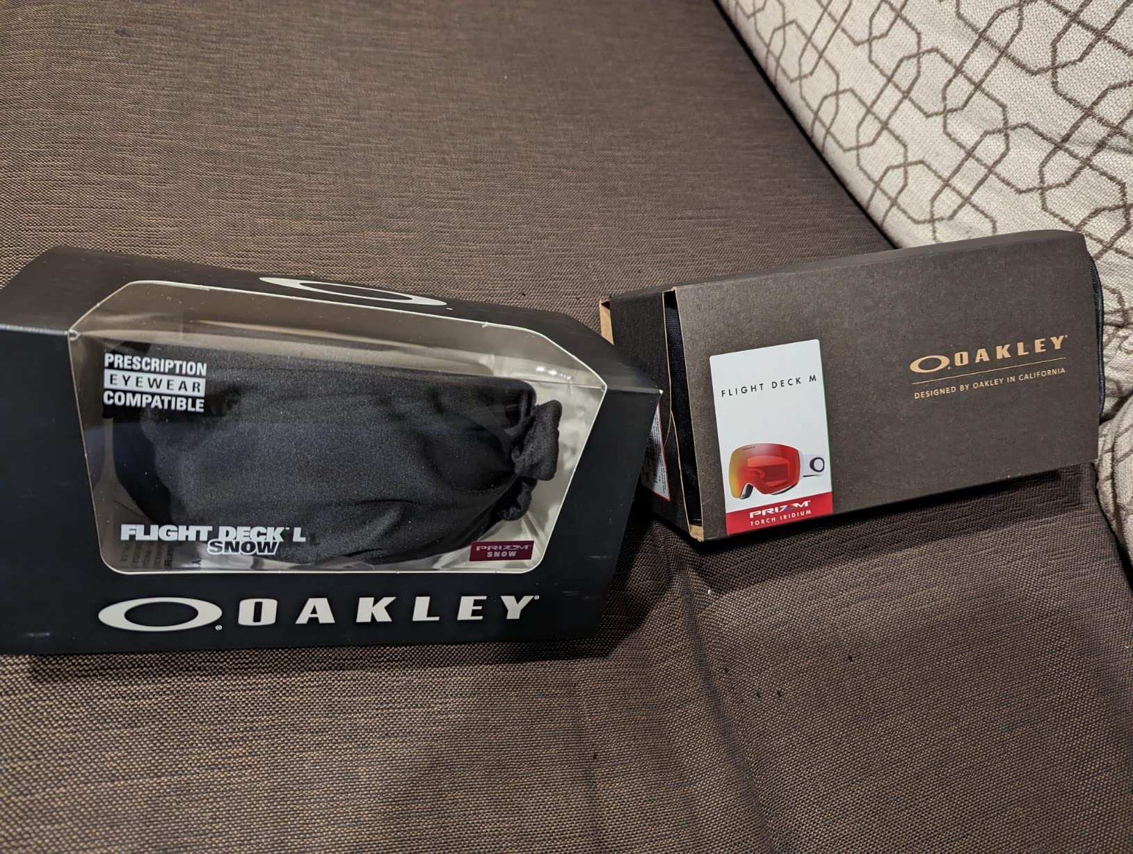OAKLEY Flight Deck MEDIUM/LARGE Ski Goggles For Men For Women OO7050, OO7064 + Care Kit customer photo 2