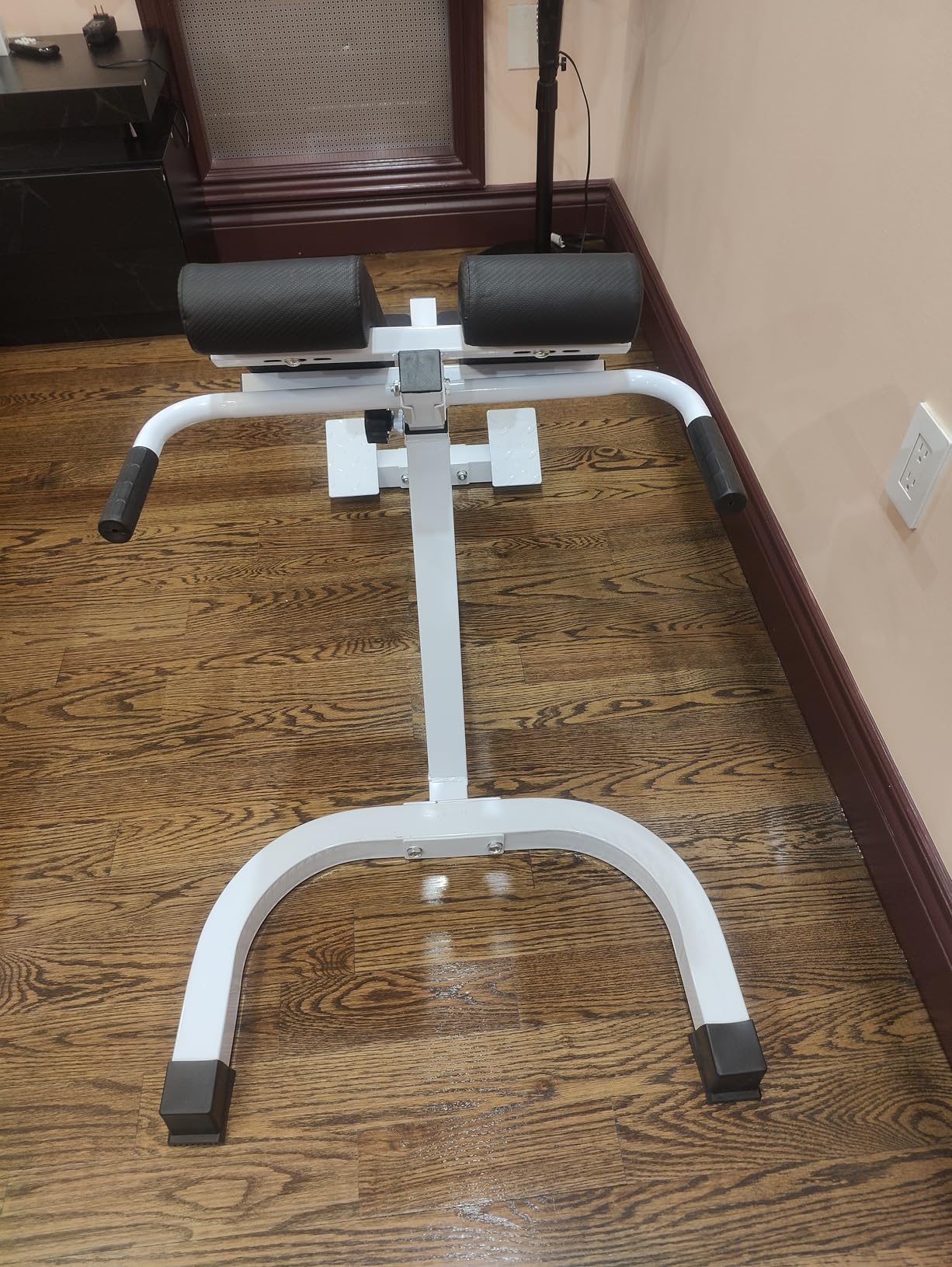 Roman Chair Back Extender - Angle & Height Dual Adjustable Hyperextension Bench for Home Gym - Adjustable Back Exercise Machine Fitness Equipment customer photo 2