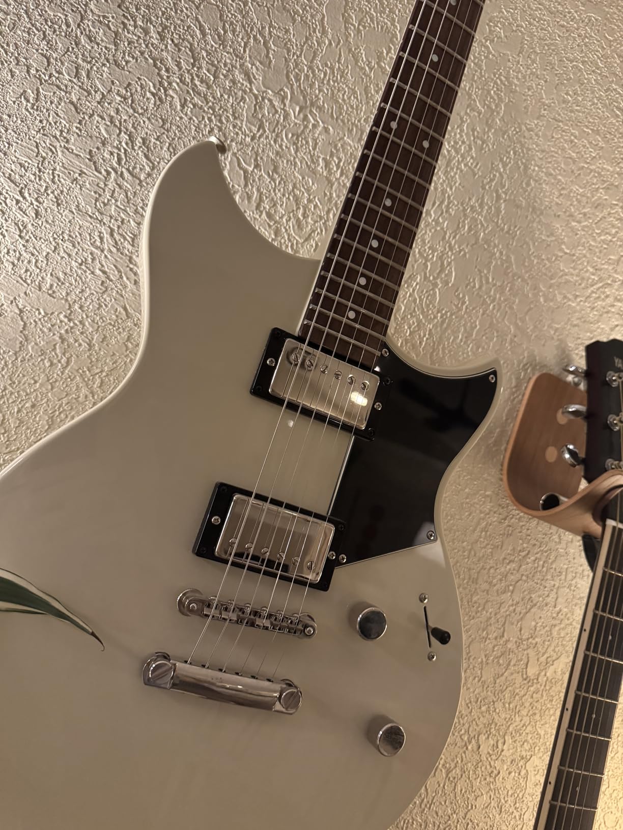 Yamaha Revstar Element RSE20L SWB Left-Handed Electric Guitar, Swift Blue customer photo 1