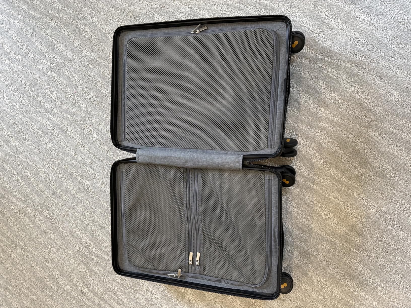 LEVEL8 Luggage Sets 3 Piece, 20 Inch Carry on, 24&28 Checked Hardshell Suitcases Set, Lightweight Luminous Textured Large Luggages with Spinner Wheels Tsa Lock, 3-Piece Set (20/24/28), Black customer photo 2