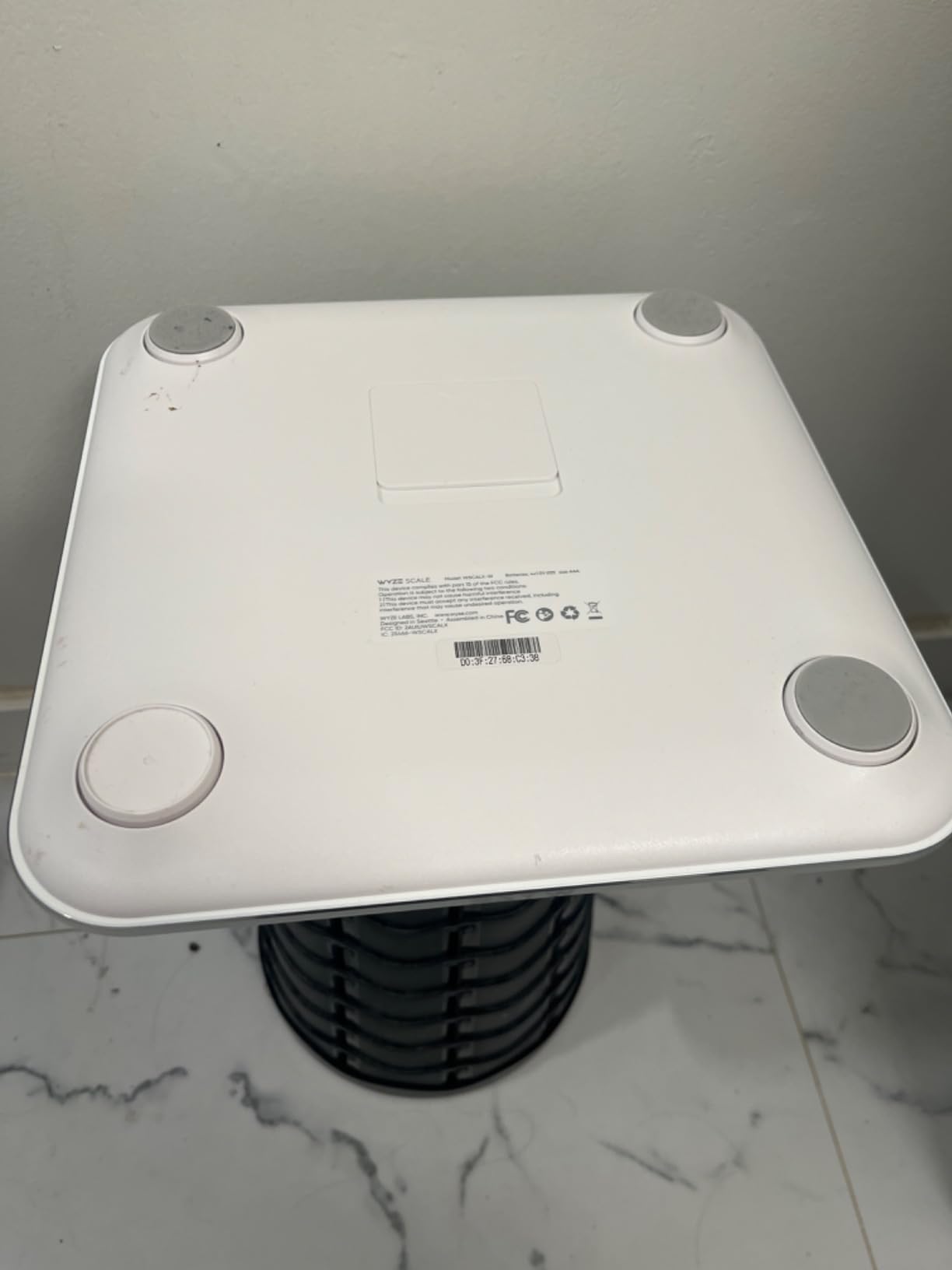 Wyze Smart Scale X - Digital Bathroom Scale for Body Weight, BMI, Body Fat, Muscle Mass, Heart Rate Monitor | ITO Glass & LED Backlight | Batteries Included, 400 lbs (White) customer photo 2