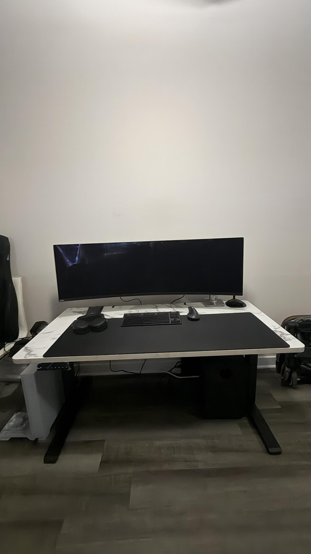 FLEXISPOT E6 3-Stage Dual Motor Electric Standing Desk 55 x 28, Holds 220 lbs, Maple Desktop customer photo 1
