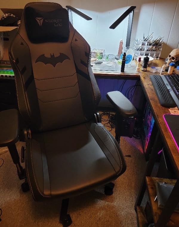 Secretlab Titan Evo Dark Knight Gaming Chair - Reclining, Ergonomic, Comfortable Computer Chair with 4D Armrests, Headrest & Lumbar Support - Small - Black - Leatherette customer photo 1