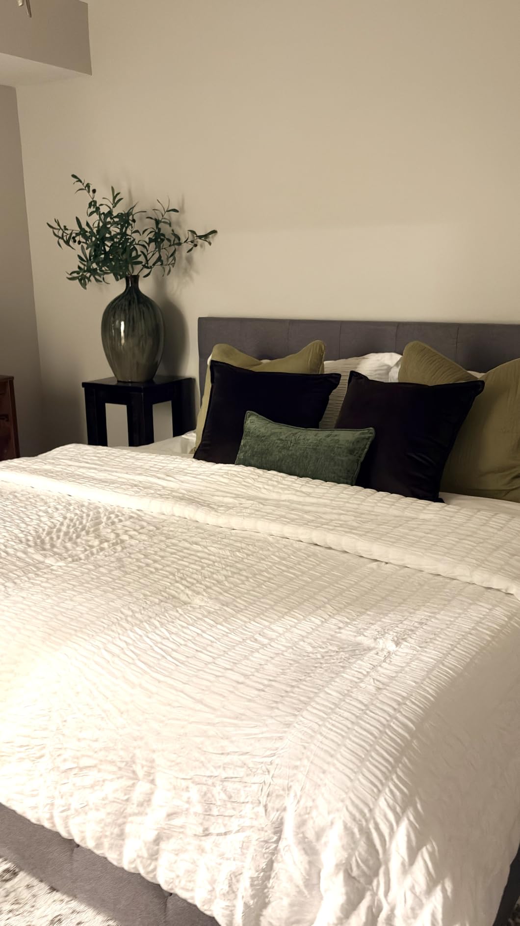 Allewie Upholstered King Size Platform Bed Frame with 4 Storage Drawers and Headboard, Diamond Stitched Button Tufted, Mattress Foundation with Wooden Slats Support, No Box Spring Needed, Dark Grey customer photo 1