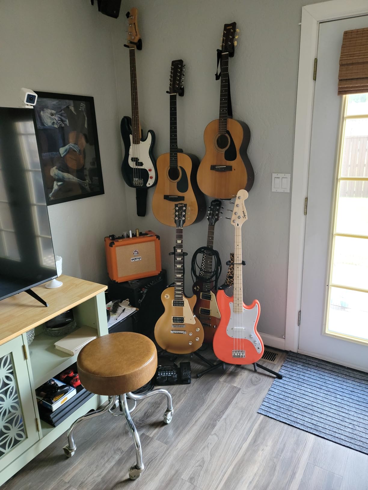 Squier Squier Sonic Bronco Bass, Black, Laurel Fingerboard customer photo 1