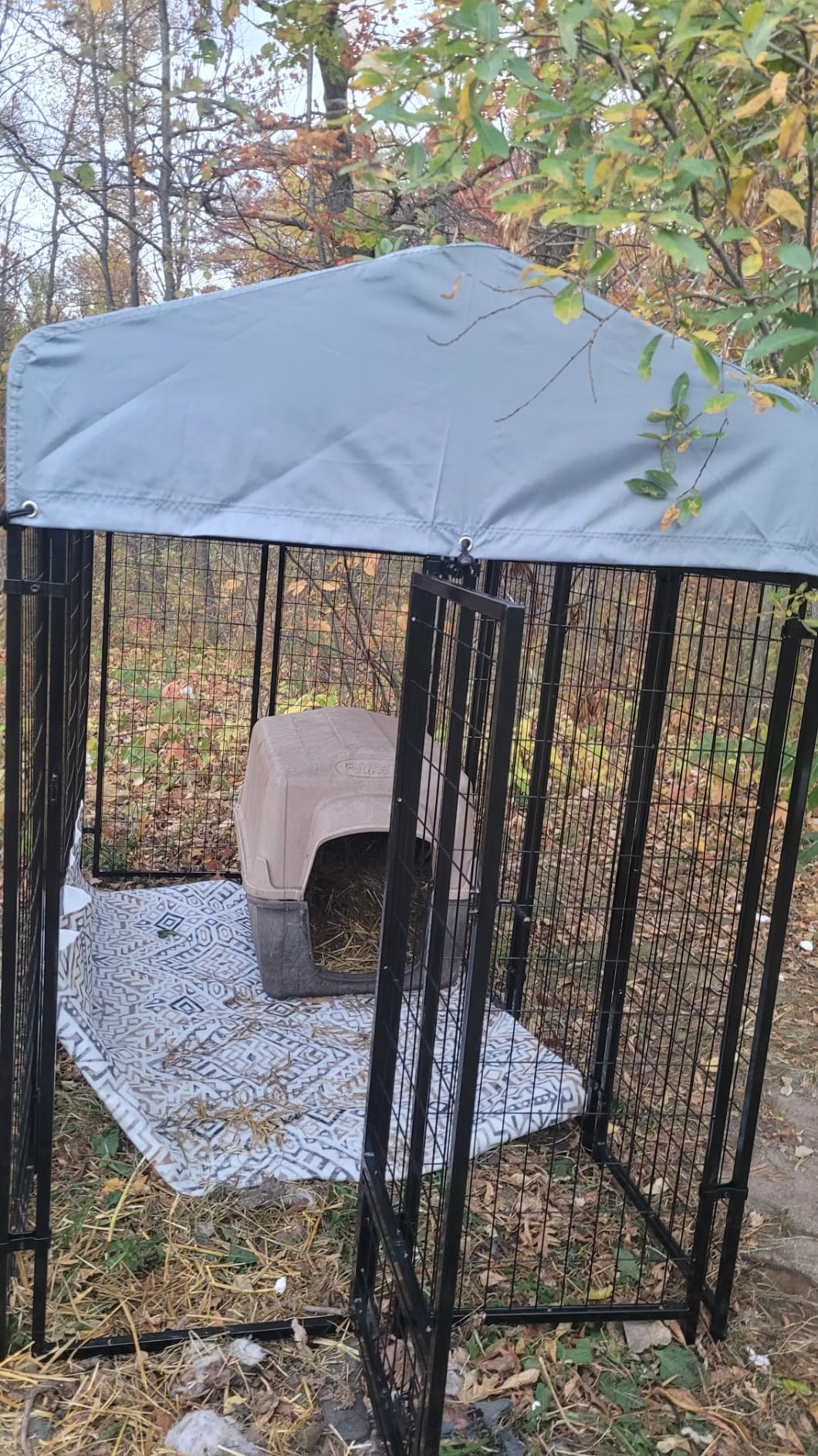 LEMBERI Large Outdoor Dog Kennel 8x4x6 FT, Escape-Proof Dog Run with Double-Latch Gate, Heat-Reflective Sunshade Cover & 2 Stainless Steel Bowls, Heavy Duty Galvanized Steel Dog Cage Enclosure customer photo 2