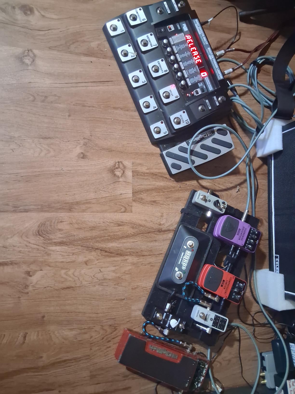 STRICH Guitar Pedal Board Aluminum Alloy 3.24lb Lightweight Pedalboard 28'' x 13.78'' Extra Large Effect Pedals board with Carry Bag, STANDARD 28 (Angled) customer photo 1
