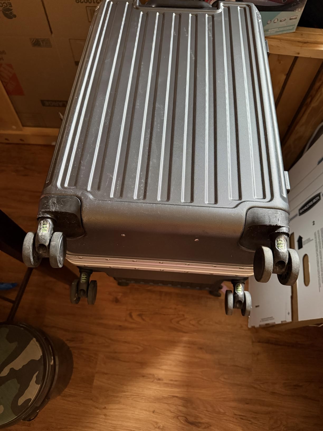 Checked Suitcase with Spinner Wheels, 8010S Aluminum Frame Zipperless Polycarbonate Hard Shell Suitcase (ZX-Core, Silver, 28 Inch) customer photo 2