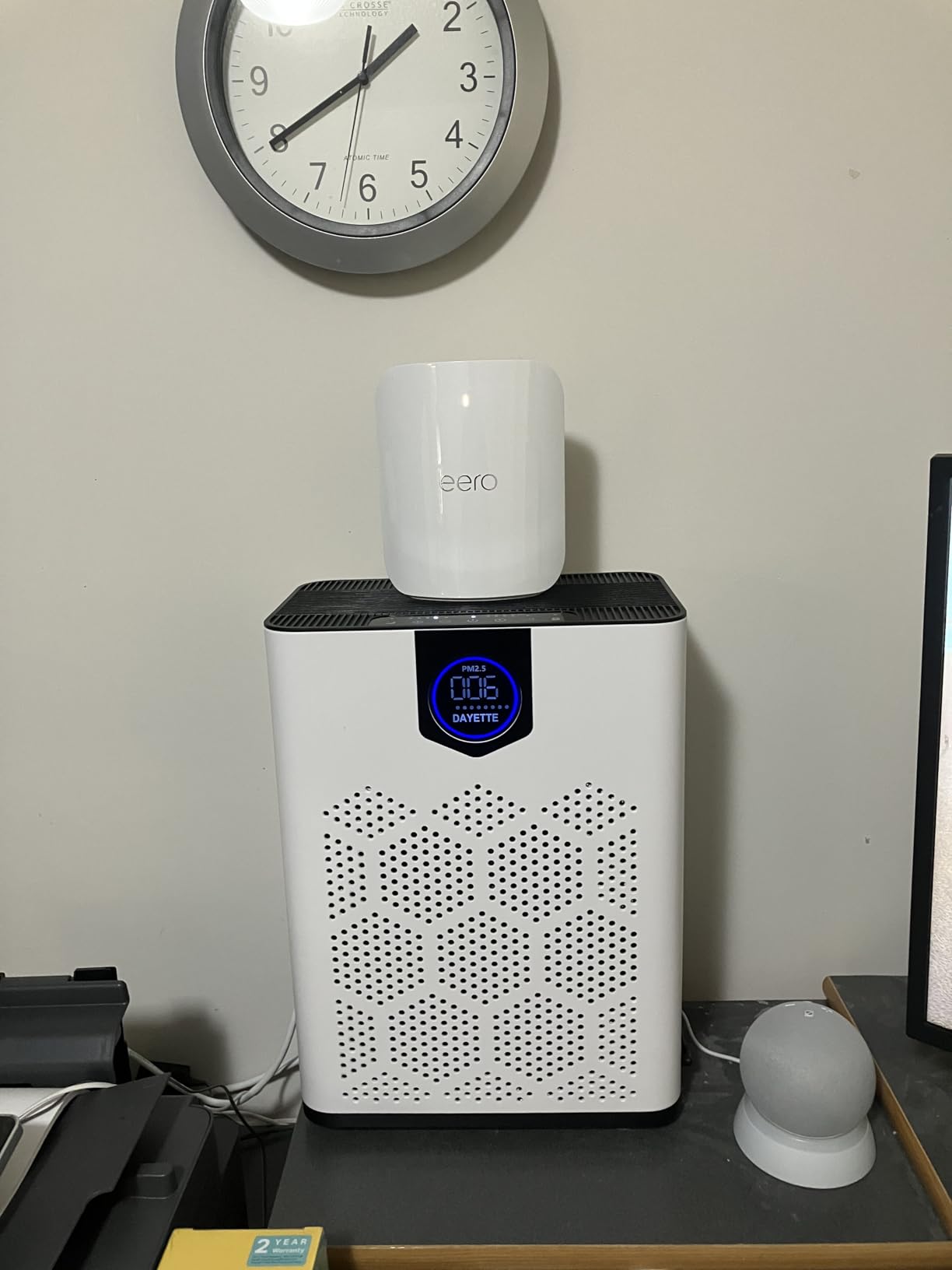 Amazon eero Pro 7 tri-band mesh Wi-Fi 7 router - Supports internet plans up to 5 Gbps, Coverage up to 2,000 sq. ft., 1-pack customer photo 1