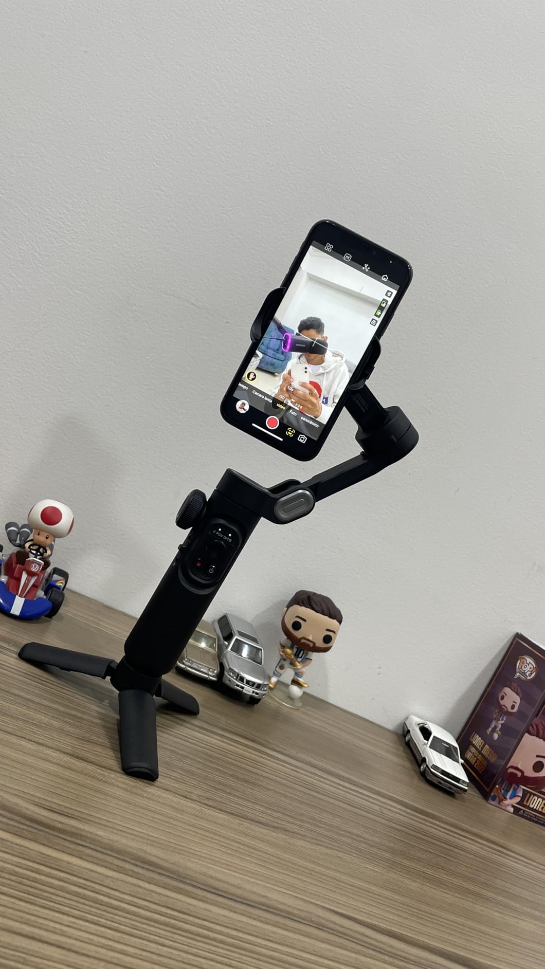 AOCHUAN Phone Gimbal Stabilizer, 3-Axis Smartphone Foldable Handheld Gimbal for iPhone with Focus Wheel, TikTok/YouTube Vlog Stabilizer for iPhone 17/16/15/14/13 Pro Max & Android - Smart XE customer photo 2