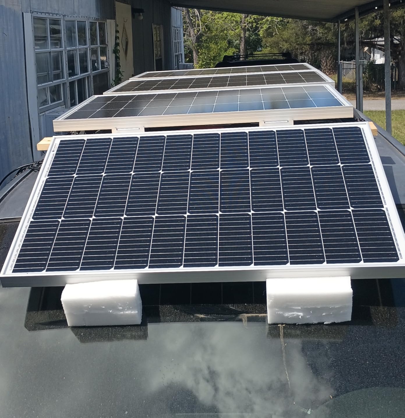 ECO-WORTHY 1.6KWH Complete Solar Panel Kit 400W 12V for RV Off Grid: 400W Solar Panels + 40A MPPT Charge Controller +12V 100Ah Lithium Battery + Solar Power Inverter + Bluetooth Module customer photo 1