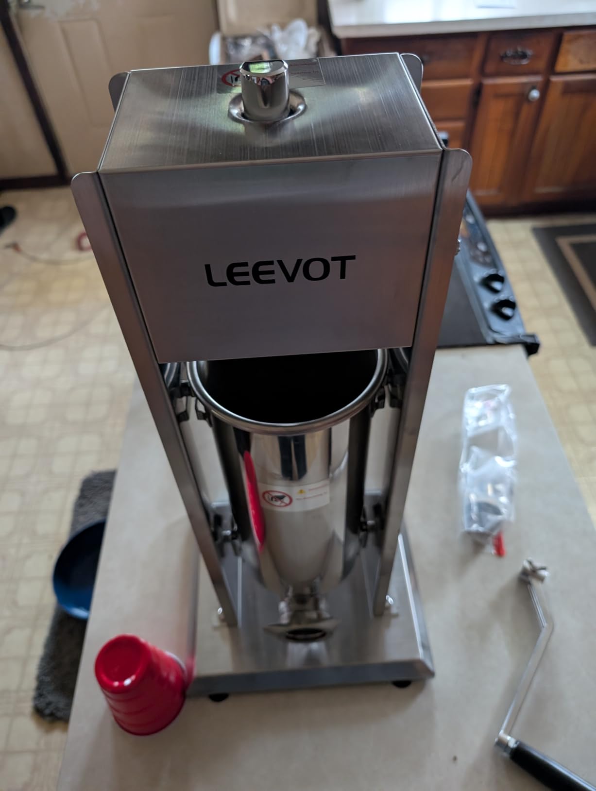 LEEVOT 11LBS/5L Manual Sausage Stuffer, Professional Stainless Steel Sausages Maker & Filler Kit with 2 Speed, 5 Stuffing Tubes, Vertical Meat Stuffers for Home Kitchen, Commercial Use customer photo 2