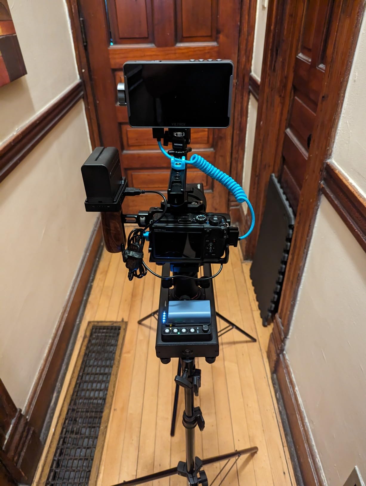 Accsoon Toprig S60 Motorized Camera Slider, 24''/60cm Electric Video Slider with App/Button Control, 120° Panoramic Shooting, Time-Lapse/Loop Mode/Speed Knob, Compatible with DSLR, GoPro, Insta360, Phone customer photo 2