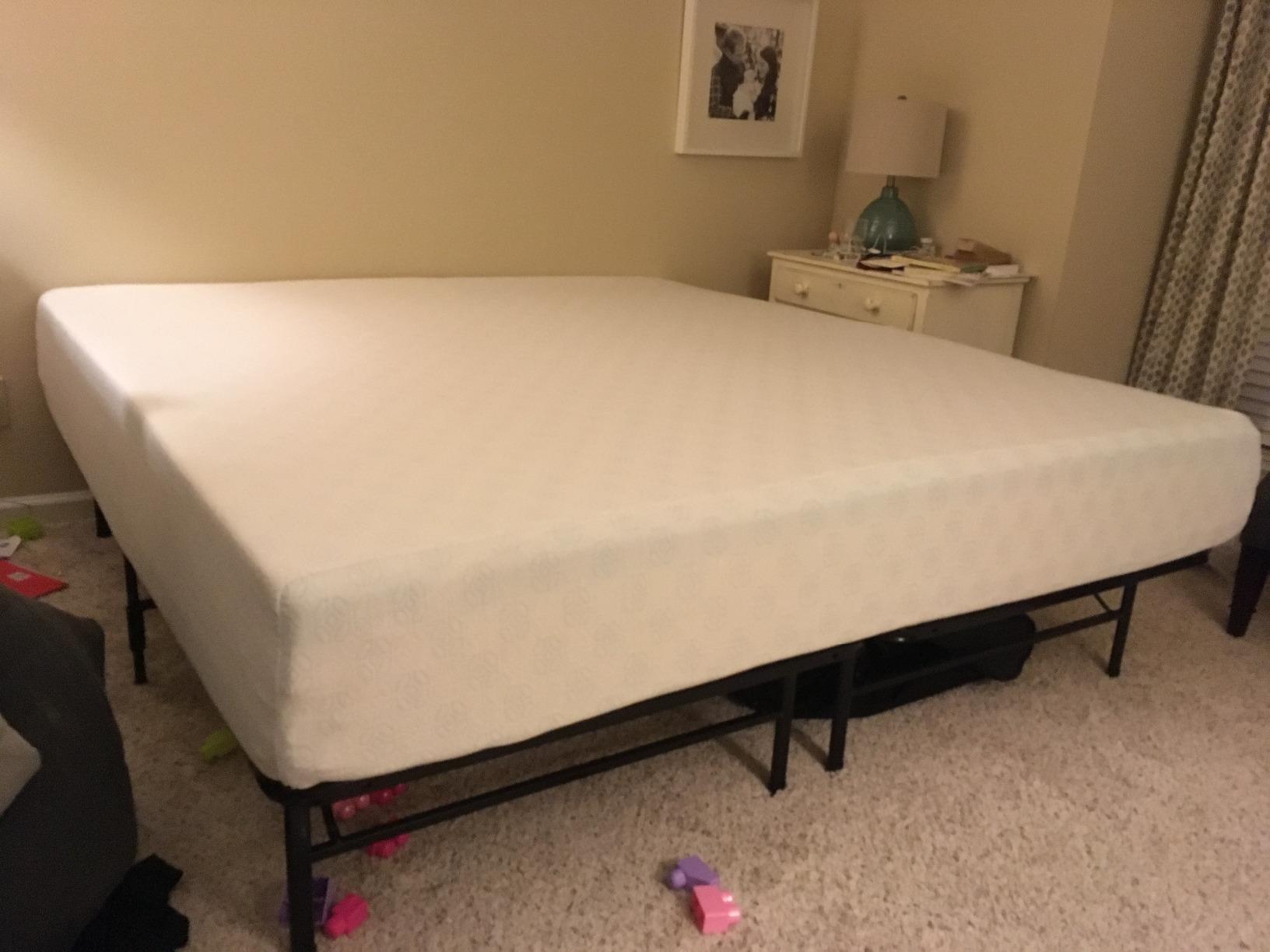 Zinus 12 Inch Green Tea Cooling Memory Foam Mattress [New Version], King, Fiberglass Free, Medium Firmness, Cooling Gel Foam, Certified Safe Foams & Fabric, Mattress in A Box customer photo 2