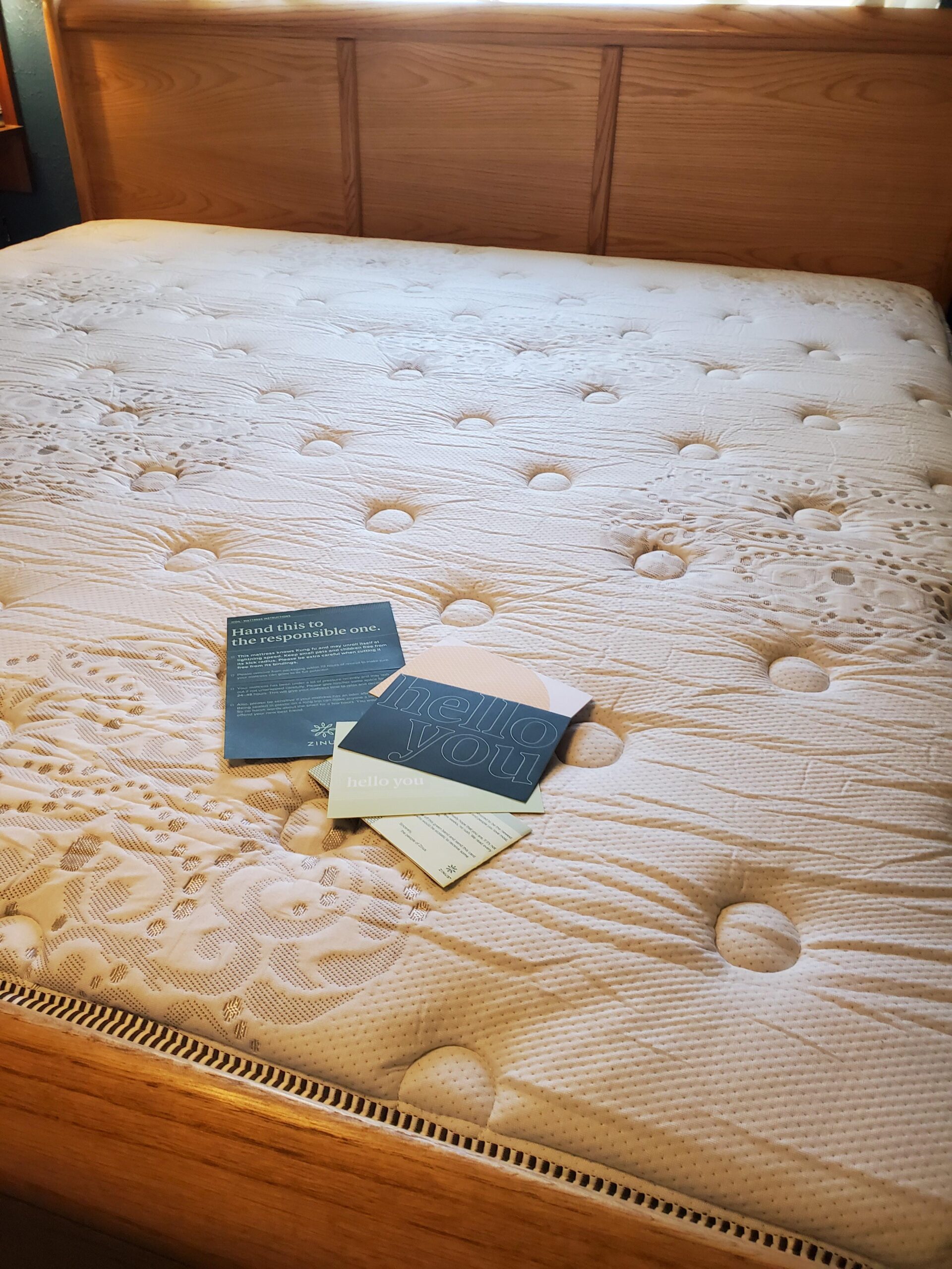 Zinus 12 Inch Comfort Support Hybrid Mattress, Queen, Fiberglass Free, Medium Plush, Motion Isolation, Certified Safe Foams & Fabric, Mattress in A Box customer photo 1
