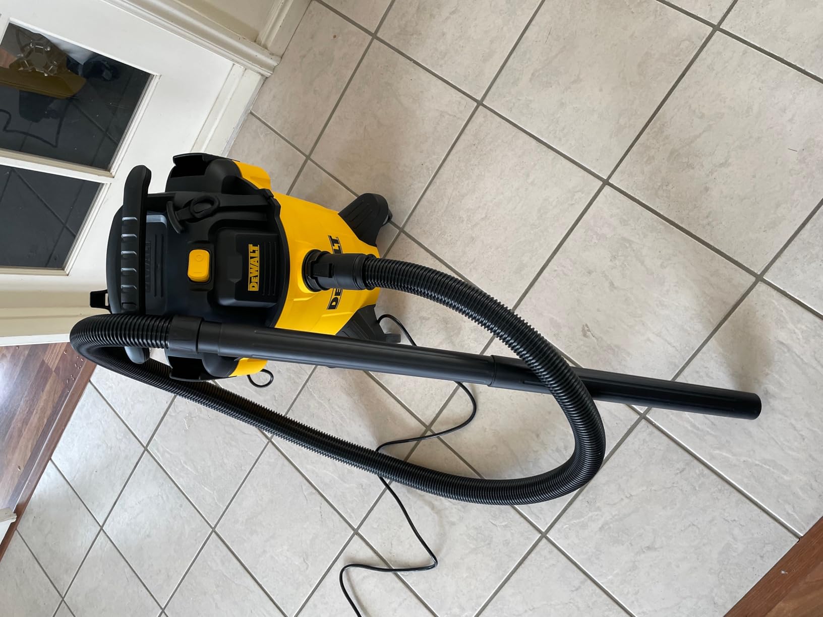 DEWALT Shop Vacuum 6 Gallon 4HP Poly Wet Dry Vacuum Ultimate Cleaning Solution for Construction Workshop Environments, Yellow, DXV06PL customer photo 2