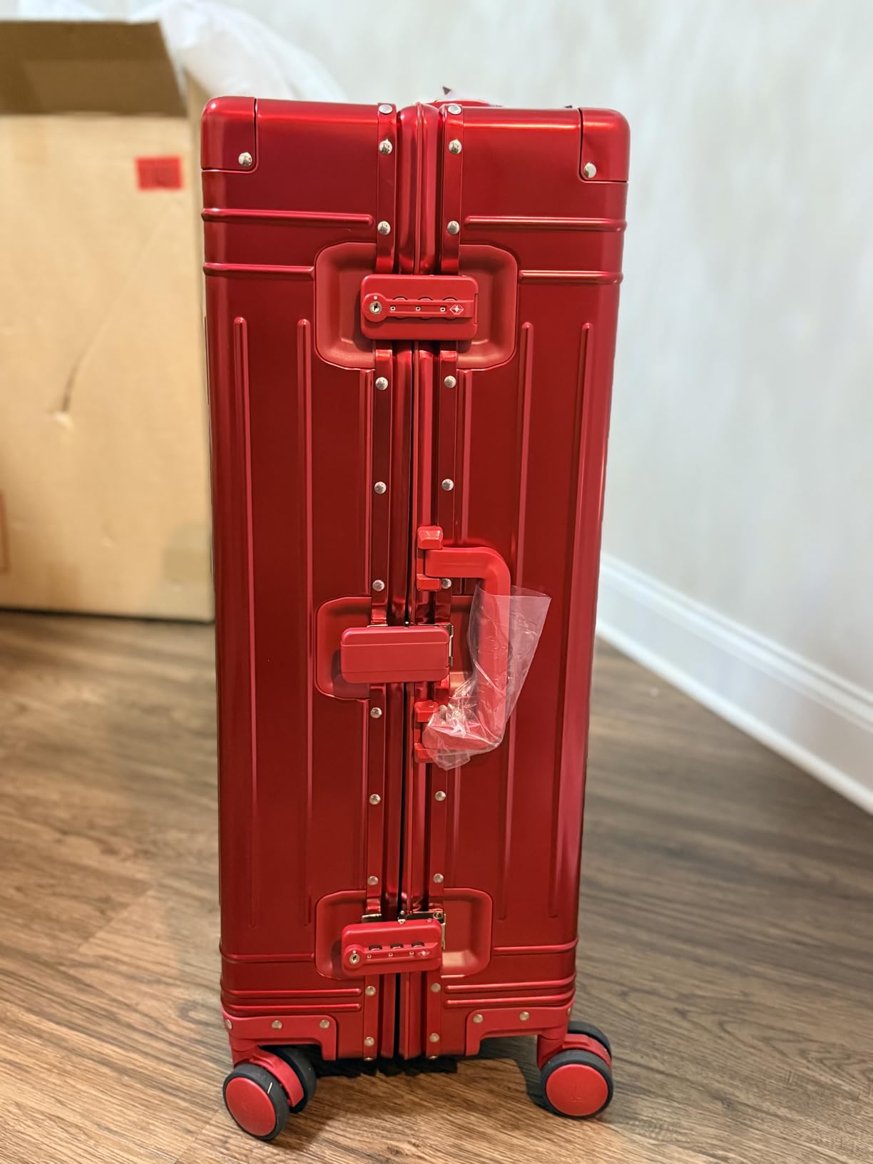 All Aluminum 20'' Luggage with Removable Spinner Wheels,Provide Spare Wheels.Carry on Luggage 22 x 14 x 9 Airline Approved Lightweight Metal Hard Shell Zipperless Suitcase customer photo 1