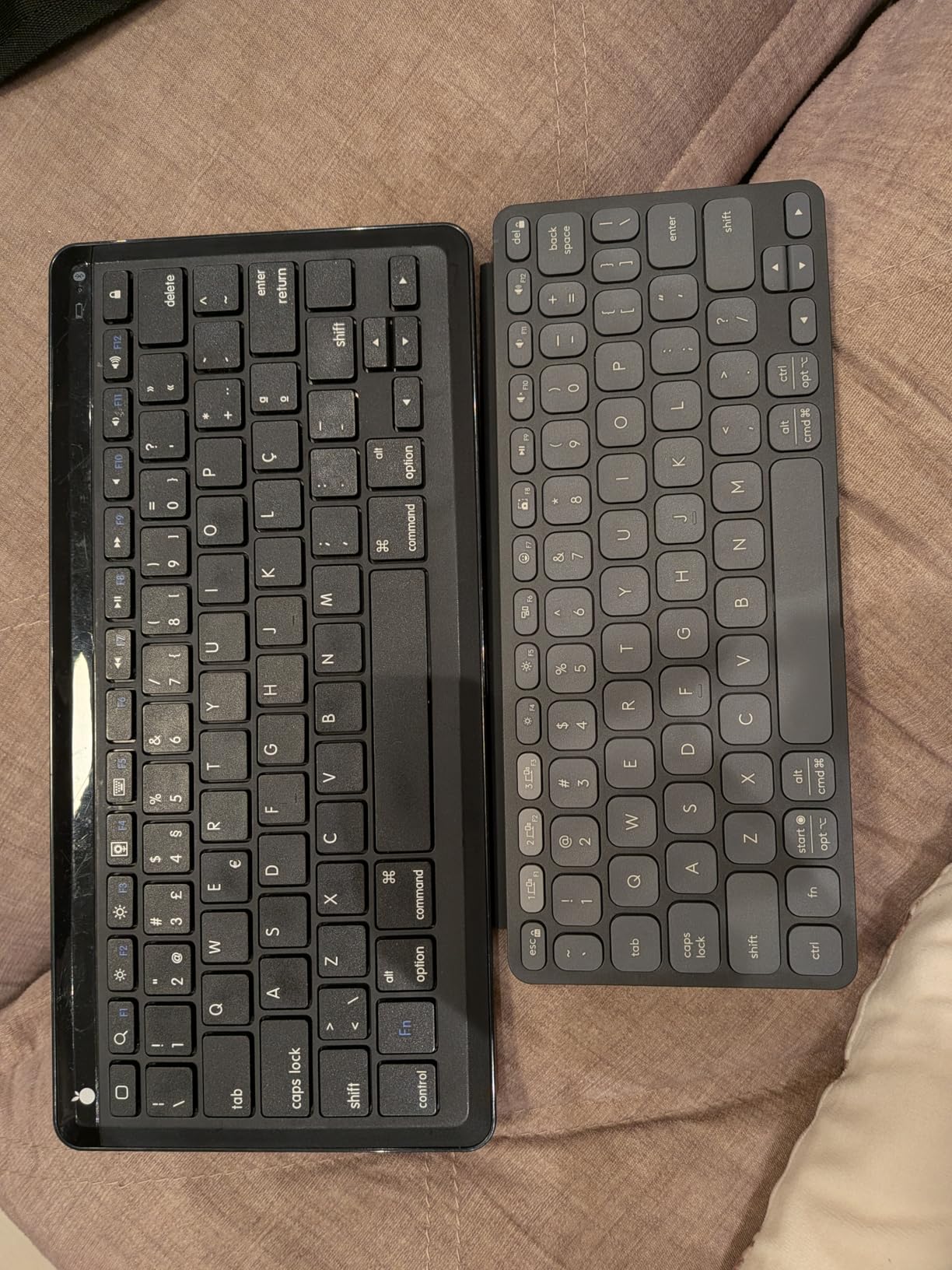 Keys-to-GO 2 Portable Bluetooth Tablet Keyboard with Built-in Cover, Slim & Compact Wireless Keyboard for Windows, Android, Linux, iPad, iPhone, Mac, Apple TV - Graphite customer photo 2